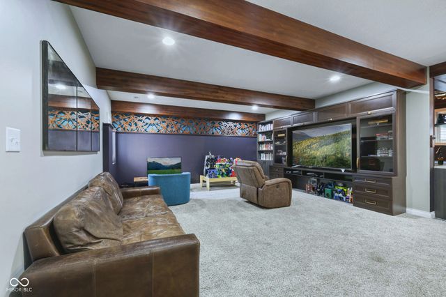 1772 Calvert Farms Drive, Greenwood, IN 46143