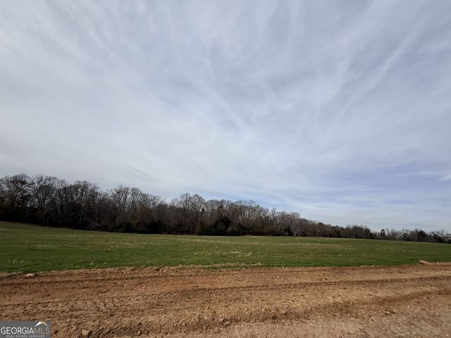 1 Far A Way Road, Elberton, GA 30635