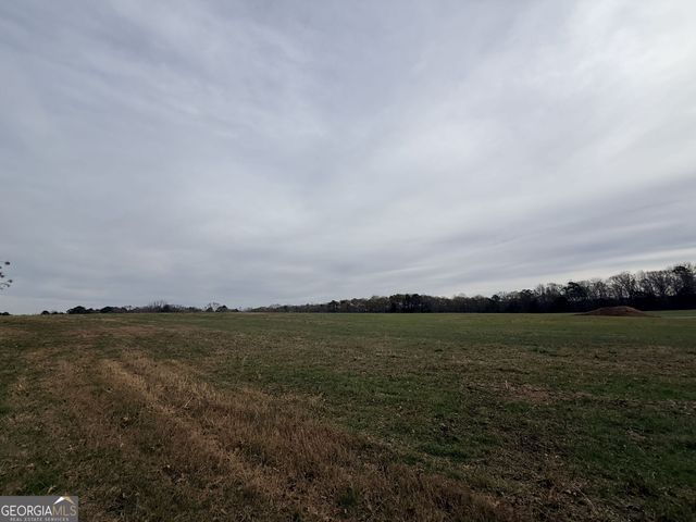 1 Far A Way Road, Elberton, GA 30635