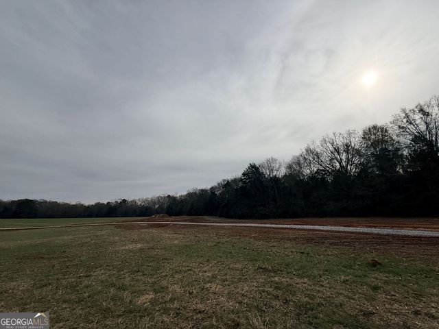 1 Far A Way Road, Elberton, GA 30635