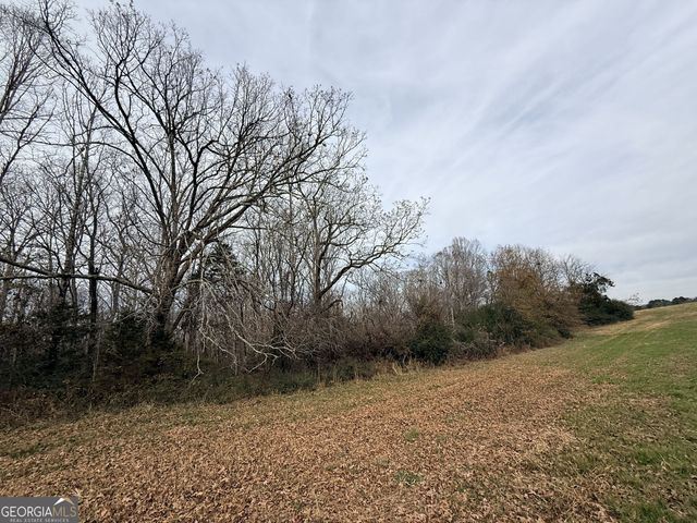 1 Far A Way Road, Elberton, GA 30635