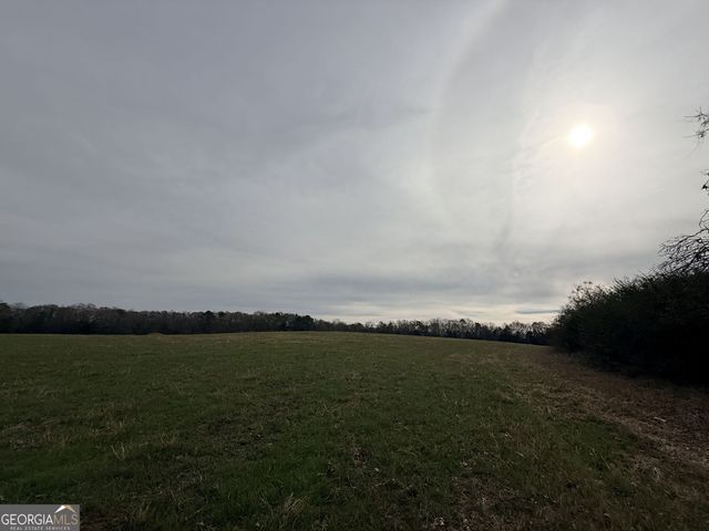 1 Far A Way Road, Elberton, GA 30635