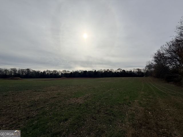 1 Far A Way Road, Elberton, GA 30635