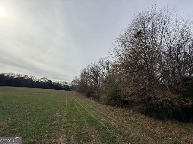 1 Far A Way Road, Elberton, GA 30635