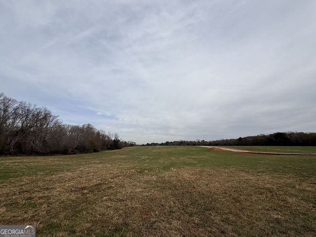 1 Far A Way Road, Elberton, GA 30635