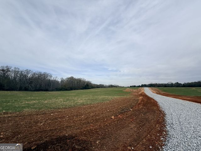 1 Far A Way Road, Elberton, GA 30635