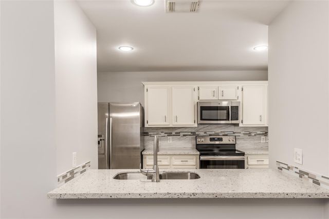 1722 Redwing Bluff Drive, Houston, TX 77009