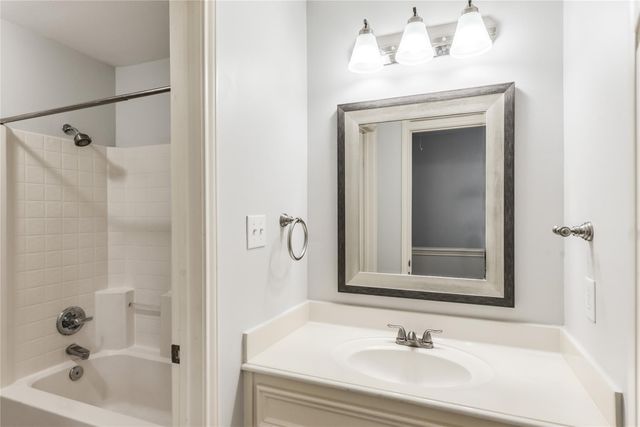 1722 Redwing Bluff Drive, Houston, TX 77009