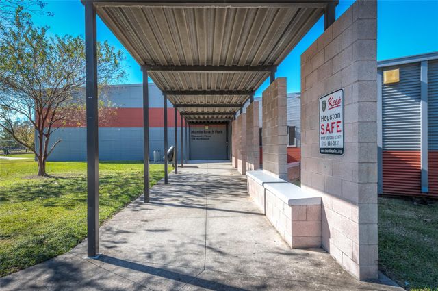 1722 Redwing Bluff Drive, Houston, TX 77009