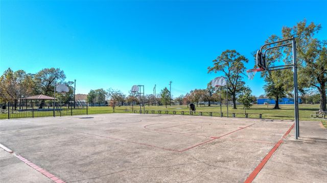 1722 Redwing Bluff Drive, Houston, TX 77009