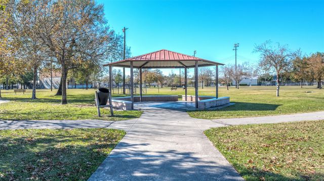 1722 Redwing Bluff Drive, Houston, TX 77009