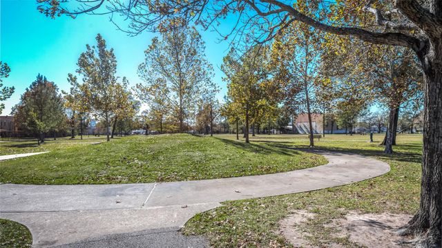 1722 Redwing Bluff Drive, Houston, TX 77009