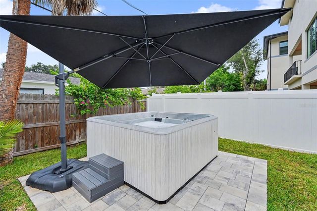1927 SHORE ACRES BOULEVARD NE, St Petersburg, FL 33703