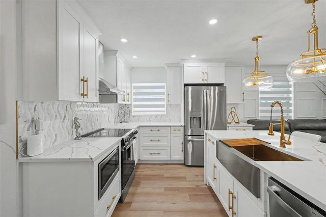 1927 SHORE ACRES BOULEVARD NE, St Petersburg, FL 33703