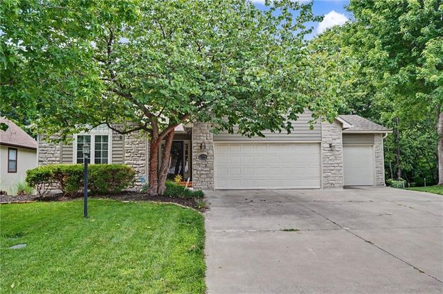 3238 Huntington Road, Lawrence, KS 66049