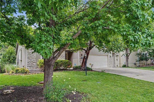 3238 Huntington Road, Lawrence, KS 66049