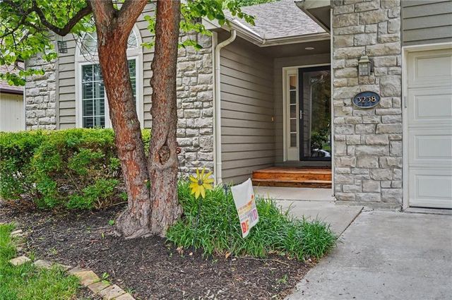 3238 Huntington Road, Lawrence, KS 66049