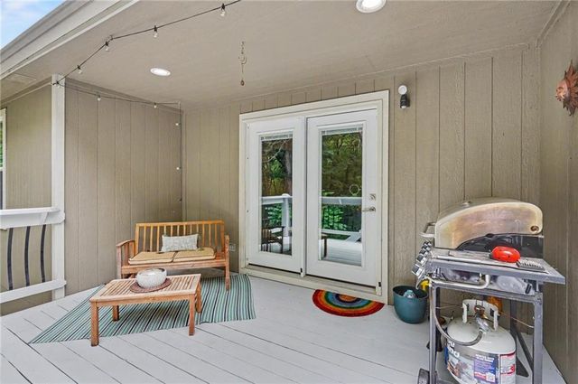 3238 Huntington Road, Lawrence, KS 66049