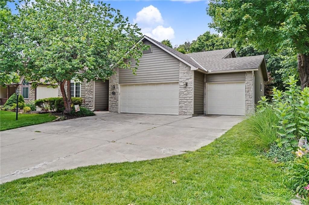 3238 Huntington Road, Lawrence, KS 66049