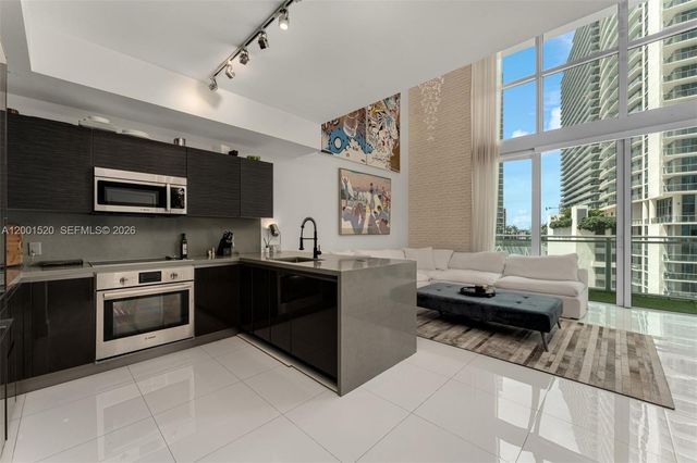 1080 Brickell Ave 905, Miami, FL 33131