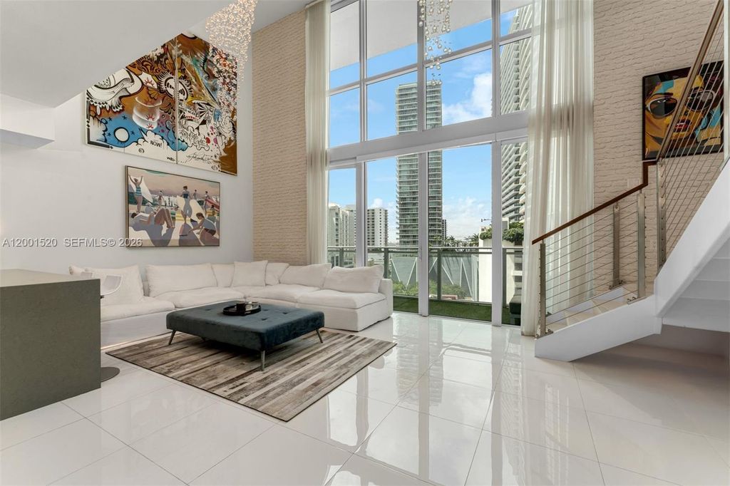 1080 Brickell Ave 905, Miami, FL 33131