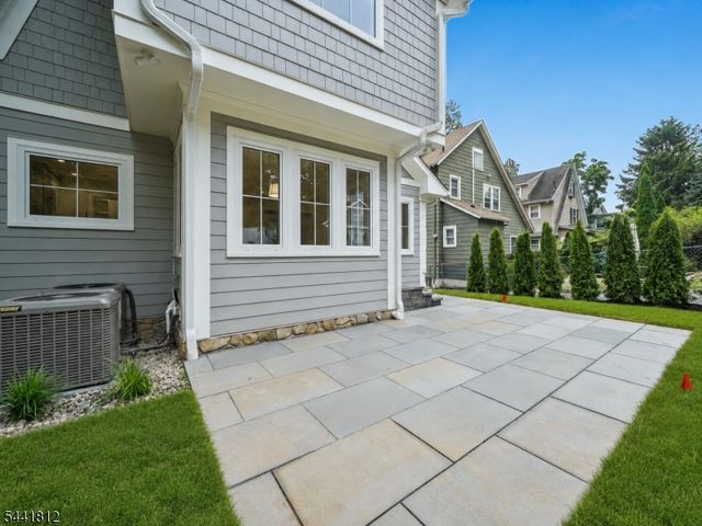 67 Myrtle Ave, Millburn Twp., NJ 07041