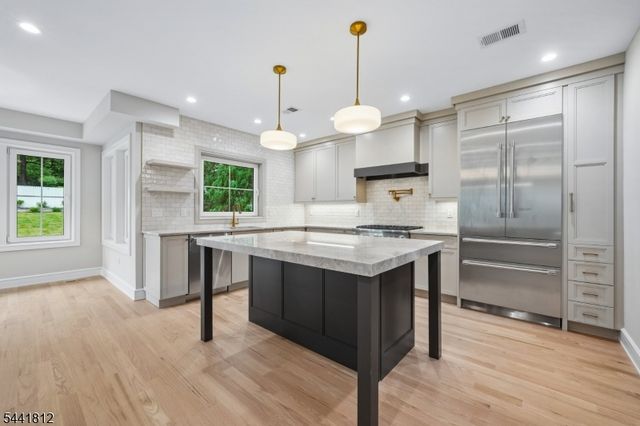 67 Myrtle Ave, Millburn Twp., NJ 07041