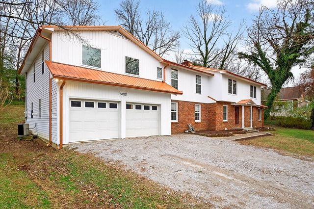 1360 Charles St, Cookeville, TN 38506