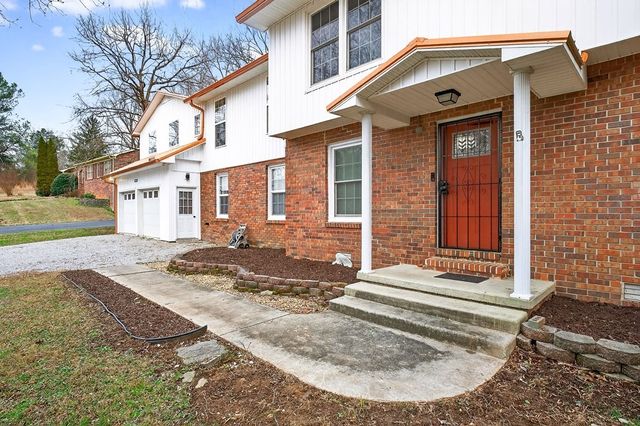 1360 Charles St, Cookeville, TN 38506