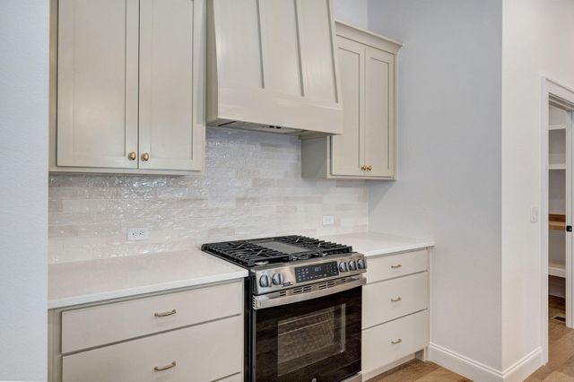 5072 E Ferdinand Court, Springfield, MO 65802