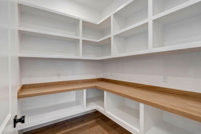 5072 E Ferdinand Court, Springfield, MO 65802