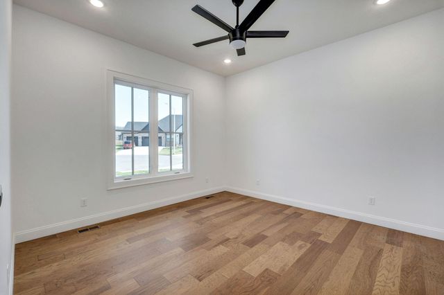 5072 E Ferdinand Court, Springfield, MO 65802