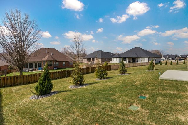 5072 E Ferdinand Court, Springfield, MO 65802