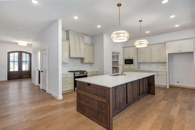 5072 E Ferdinand Court, Springfield, MO 65802