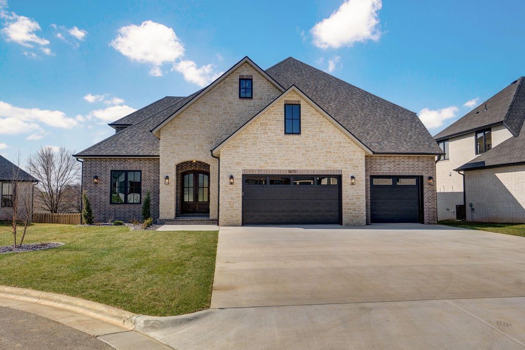 5072 E Ferdinand Court, Springfield, MO 65802