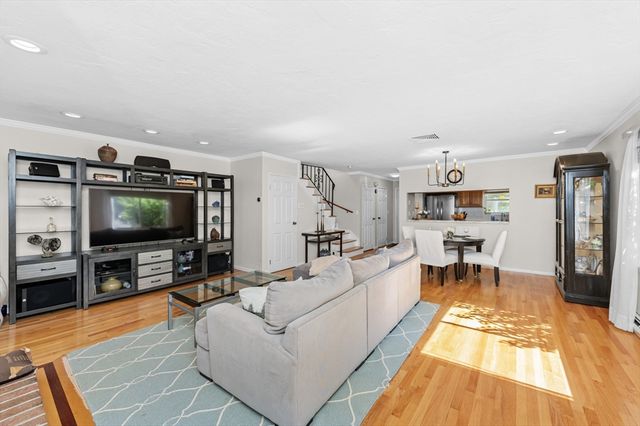 2239 Commonwealth Ave 2239, Newton, MA 02466