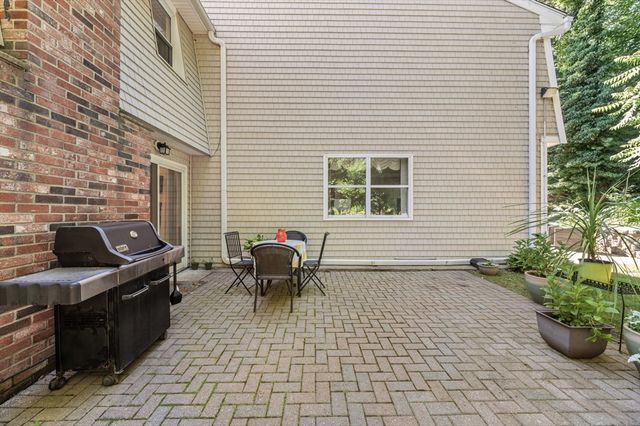 2239 Commonwealth Ave 2239, Newton, MA 02466