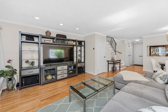 2239 Commonwealth Ave 2239, Newton, MA 02466
