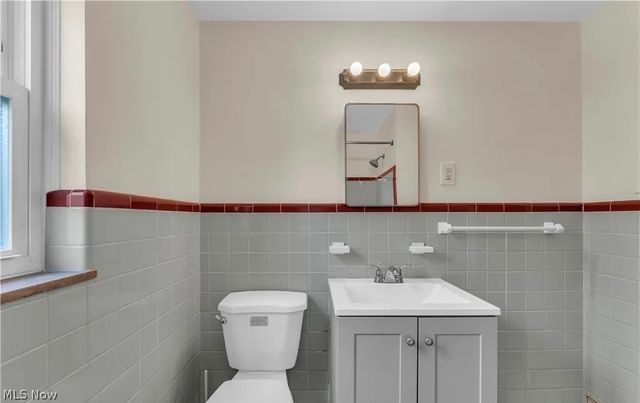 20460 Lakeshore Boulevard, Euclid, OH 44123