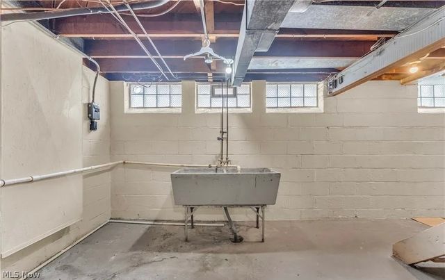 20460 Lakeshore Boulevard, Euclid, OH 44123
