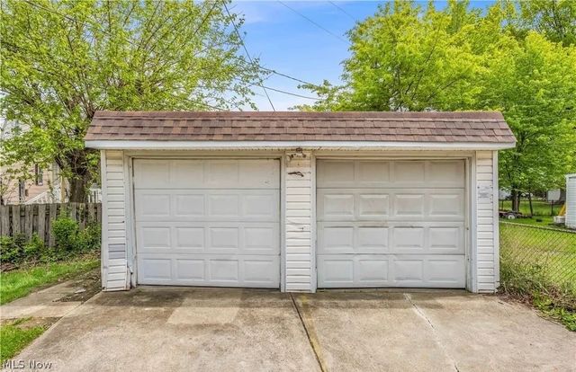 20460 Lakeshore Boulevard, Euclid, OH 44123