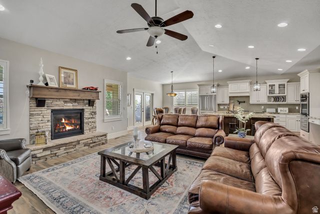 751 W HILLSIDE DR, Lehi, UT 84043
