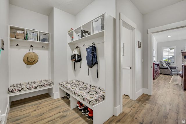 751 W HILLSIDE DR, Lehi, UT 84043