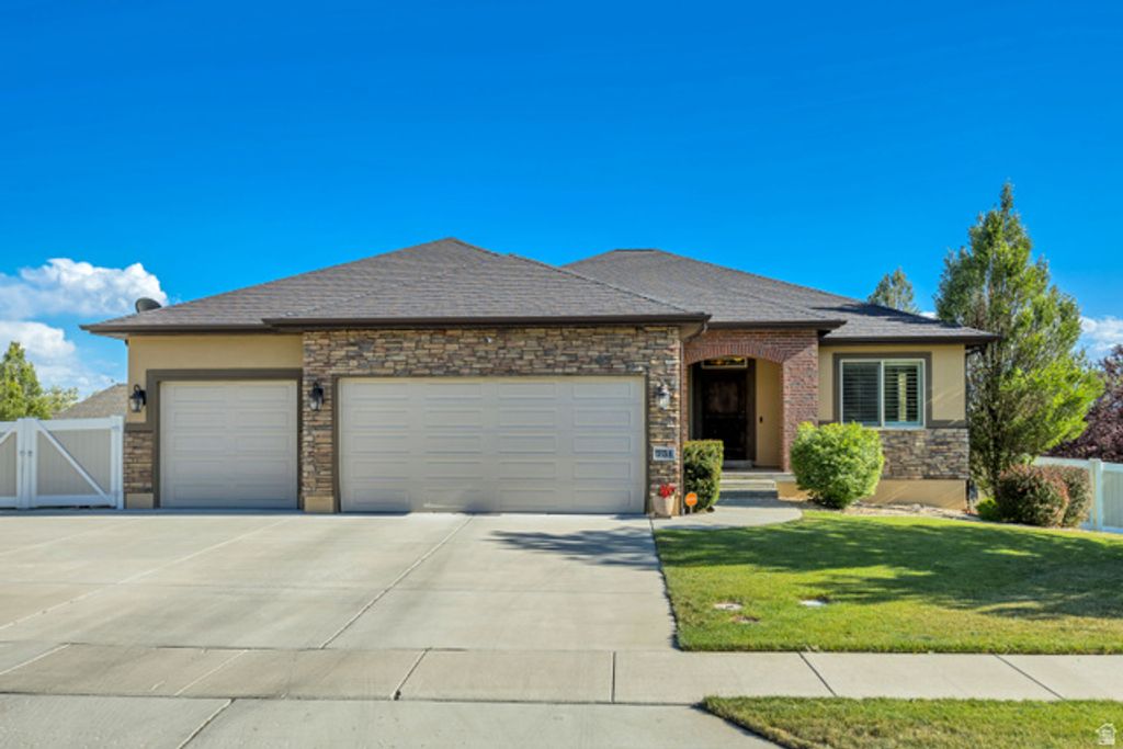 Image 2 of property listing at 751 W HILLSIDE DR, Lehi, UT 84043