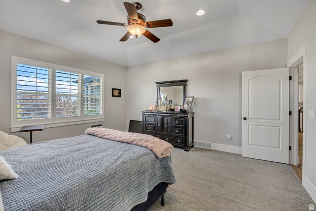 Image 19 of property listing at 751 W HILLSIDE DR, Lehi, UT 84043