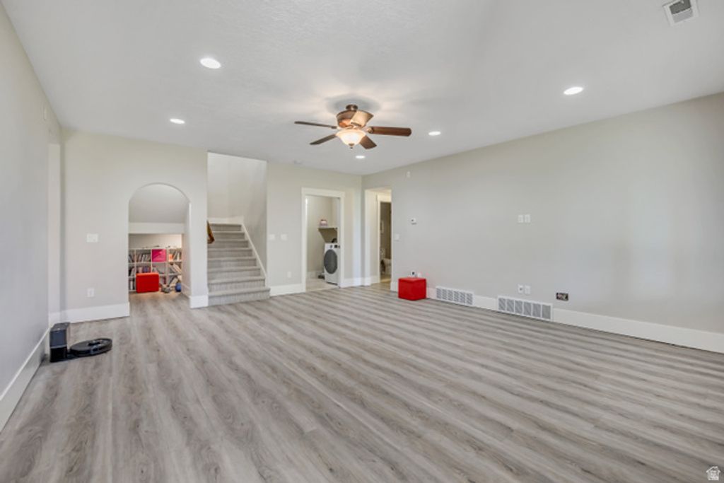 Image 28 of property listing at 751 W HILLSIDE DR, Lehi, UT 84043