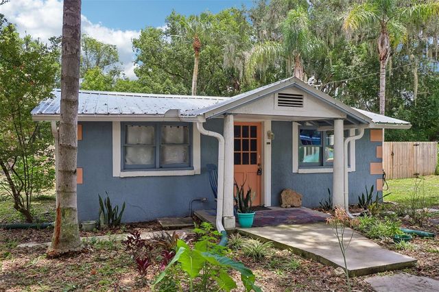 521 S 9TH STREET, Crescent City, FL 32112