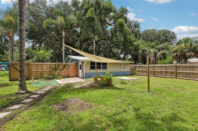 521 S 9TH STREET, Crescent City, FL 32112