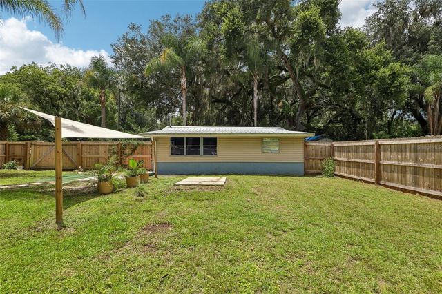521 S 9TH STREET, Crescent City, FL 32112