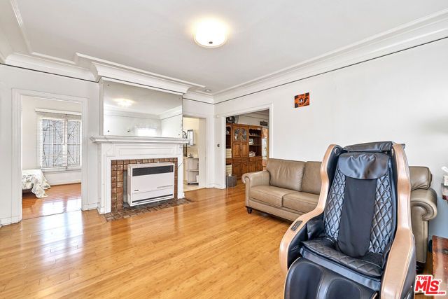 810 S Norton Avenue, Los Angeles, CA 90005